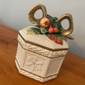 Fitz & Floyd Snowy Woods Lidded Box